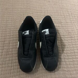 Nike Cortez Women's Black and White Sneakers. Used two times